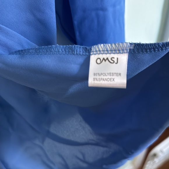 New never worn blue button down shirt - Picture 5 of 5